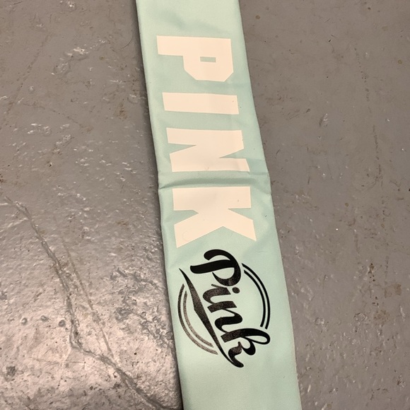 NWT PINK carrying cooler, strap over shoulders, fits about 8-10 cans, teal - Picture 2 of 5